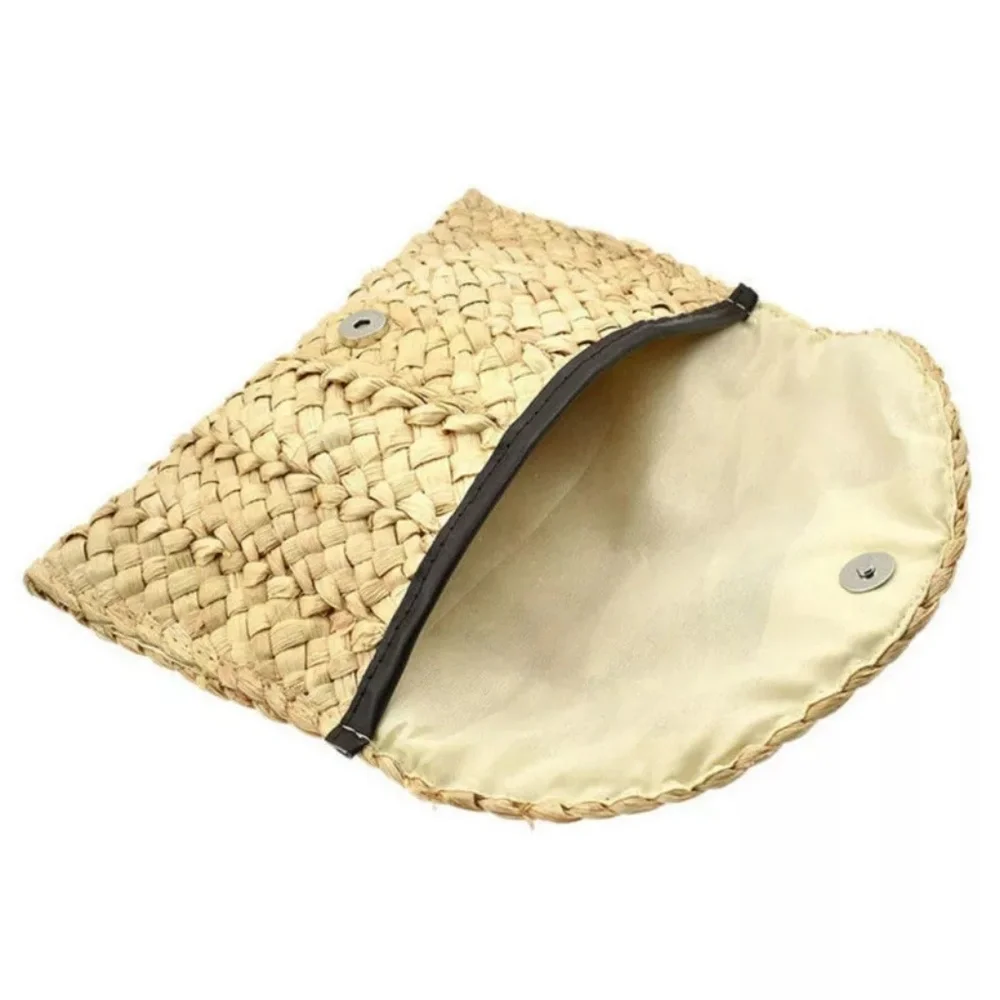 Handwoven Natural Straw Clutch - Picture 3 of 6